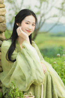 逆光飞翔